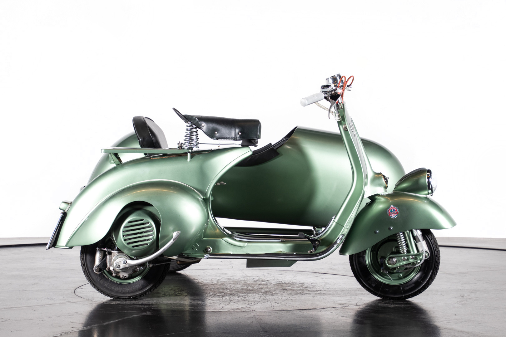 1951 Piaggio Vespa V31T Sidecar - Piaggio - Classic motorbikes - Ruote ...
